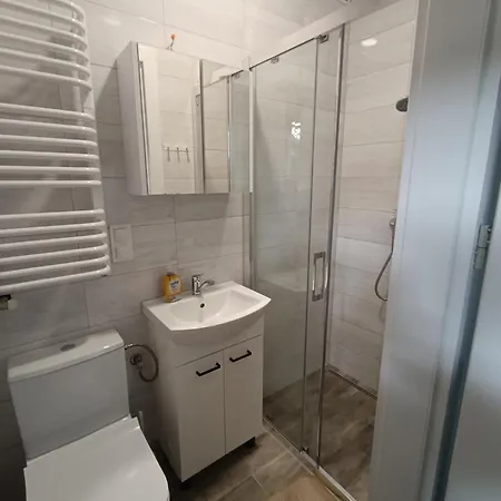 Stas-przy Szkole Nr3 W Skawie *