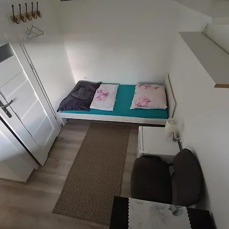 Stas-przy Szkole Nr3 W Skawie *